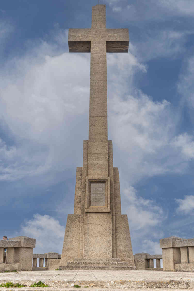 Mallorca - Felanitx 12 - santuario de Sant Salvador - cruz del Picot.jpg